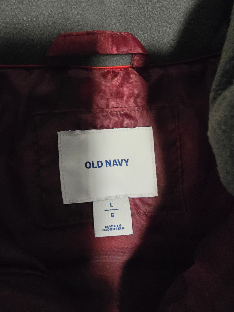 Old Navy Puffer Vest - Size L - photo 2