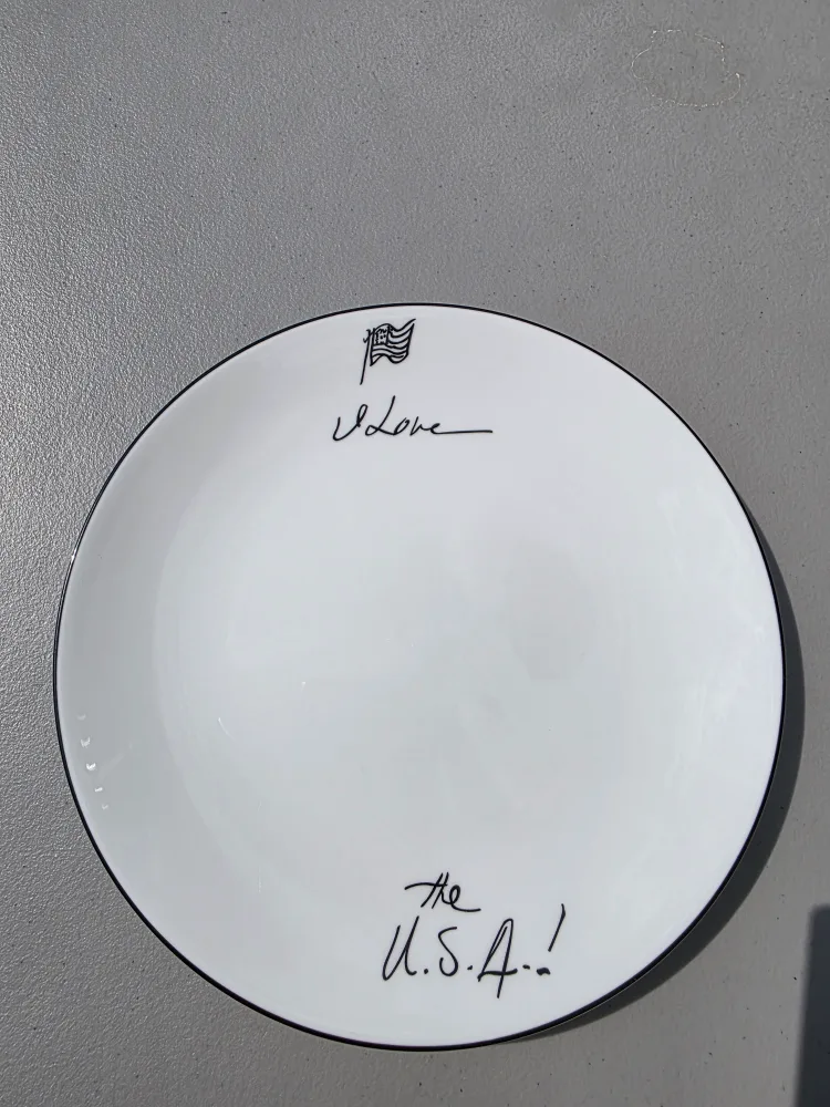 Vera Wang Wedgwood Plate - Limited Edition 8 in thumbnail