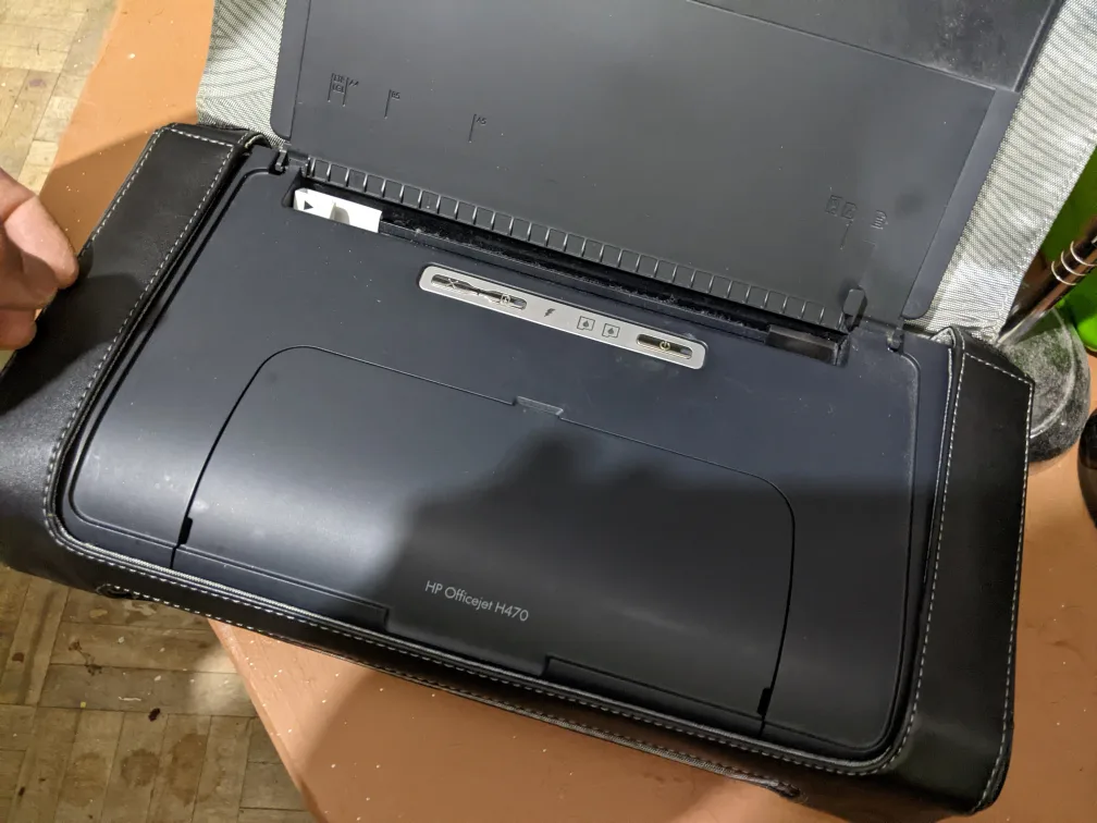 HP Officejet H470 Mobile Printer thumbnail