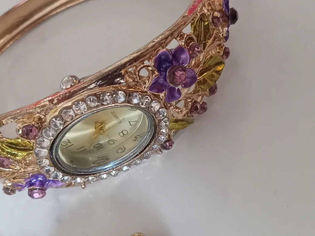 Le Jour Quartz Gold-Tone Watch Set image indicator(7)