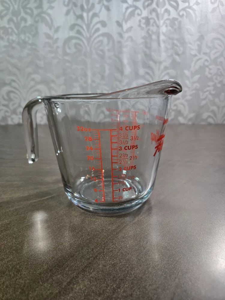 Anchor Hocking Fire-King 4-Cup Measuring Cup image indicator(3)