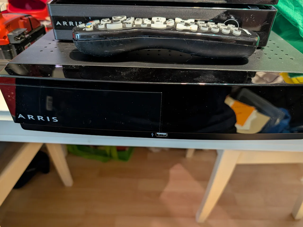 Arris Set-Top Boxes & Shaw Remote image indicator(2)