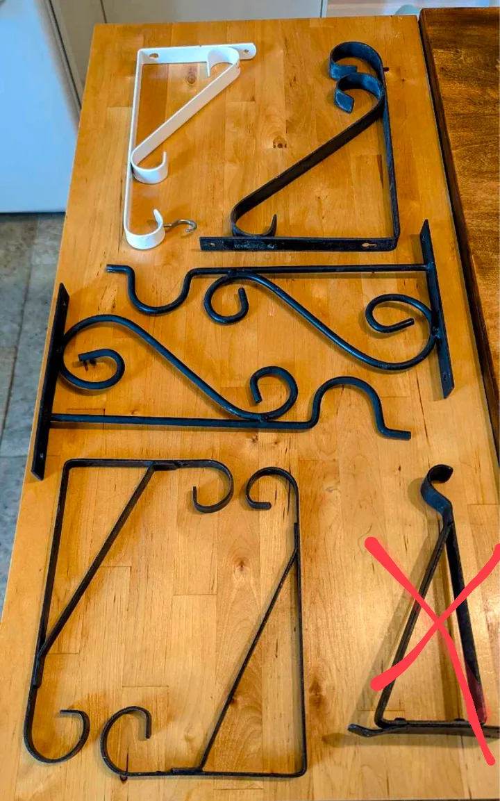 Outdoor Planter Hangers thumbnail