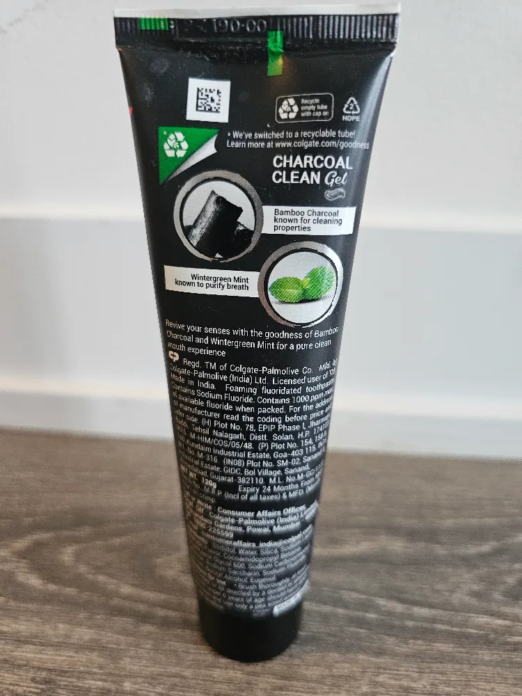 Colgate Charcoal Clean Gel + Toothbrushes set image indicator(3)