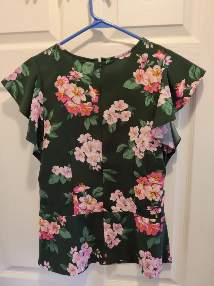 Ann Taylor Floral Top - fits size 4 image indicator(3)
