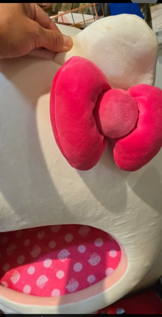 Hello Kitty Pet Cave Bed - Super Cute! image indicator(9)