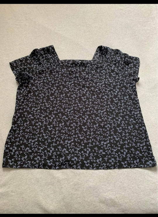 Women's Black and Light Blue Floral Blouse Size XXL - photo 2