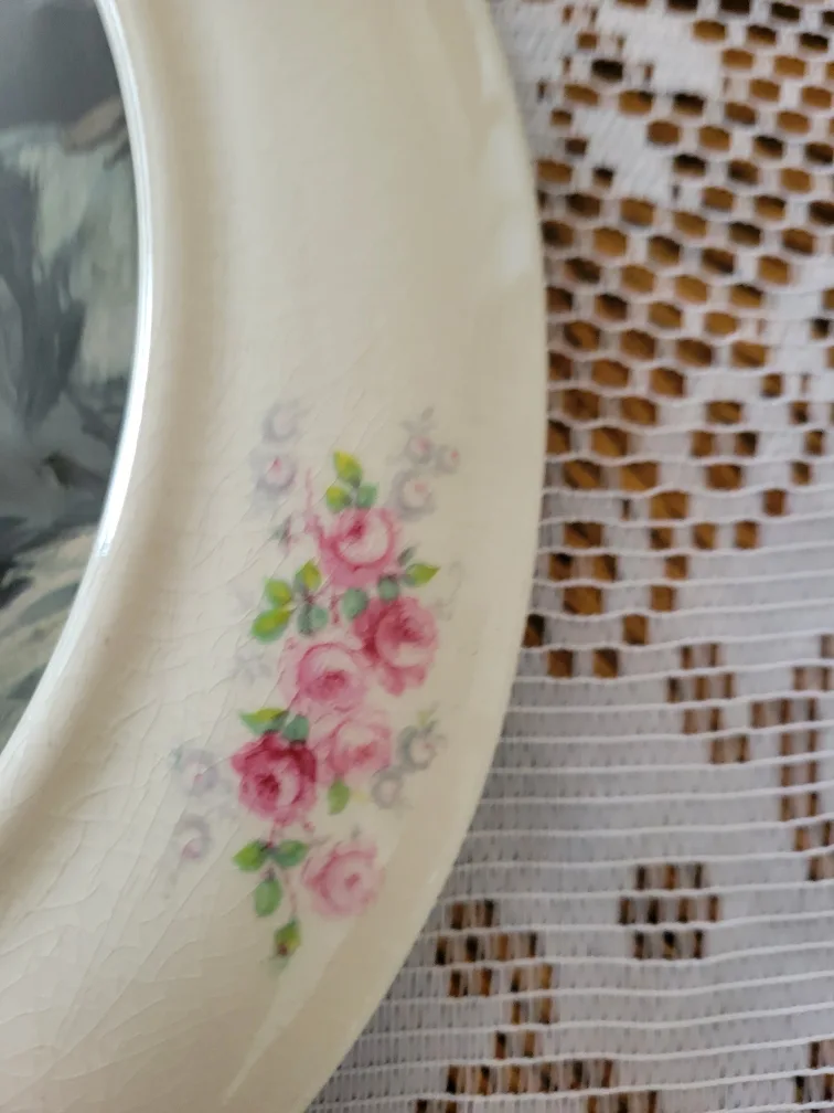 Vintage Oval Picture Frame with Floral Design .art image indicator(5)