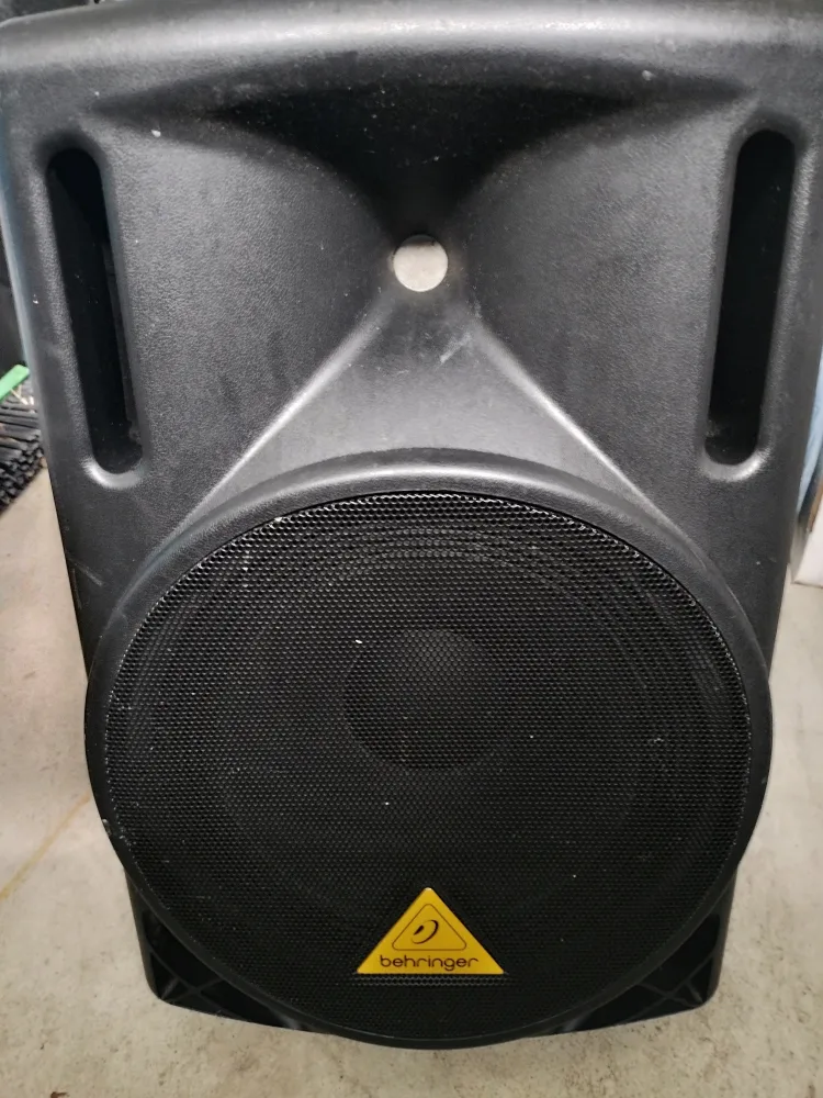 Behringer Eurolive B212D Active PA Speaker thumbnail