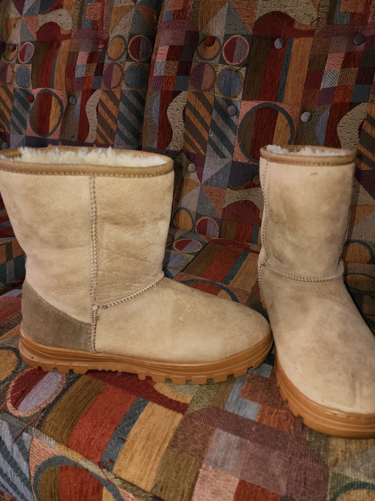 UGG Australia Boots Size 11 - photo 2