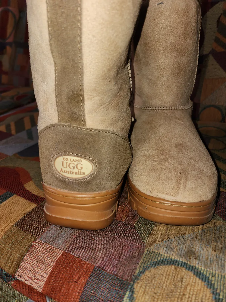 UGG Australia Boots Size 11 image indicator(3)