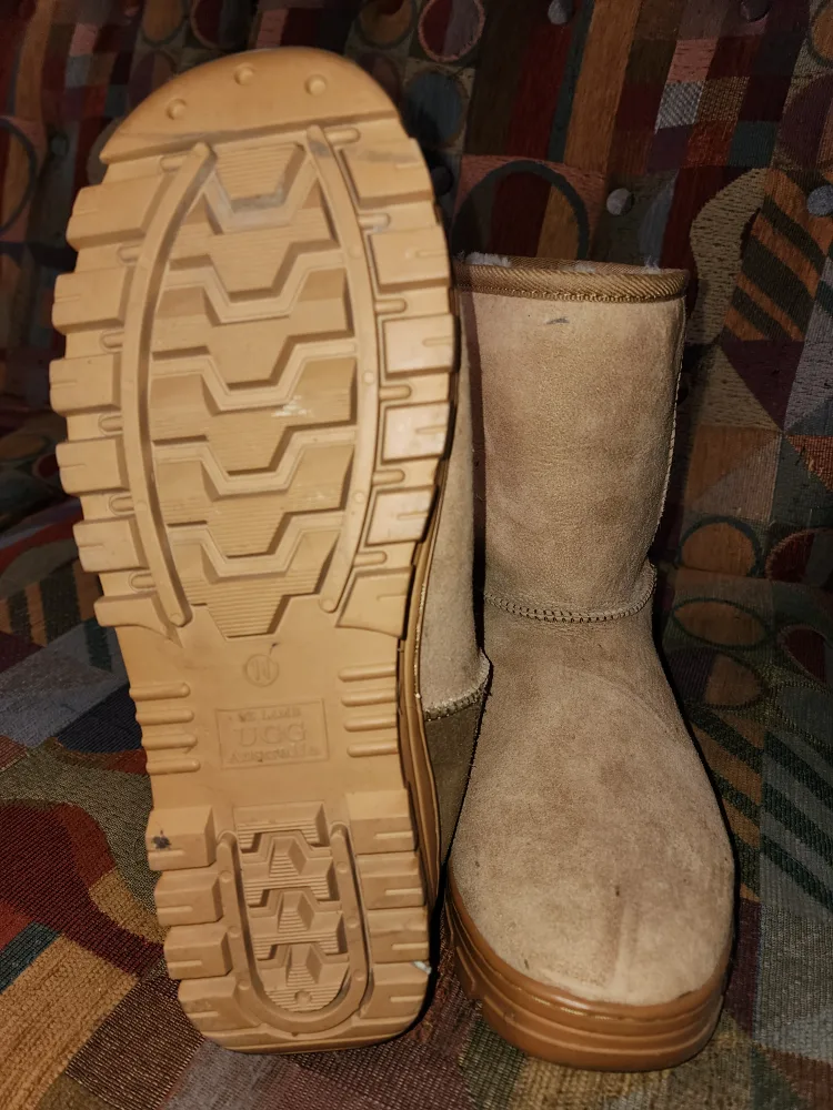 UGG Australia Boots Size 11 image indicator(4)