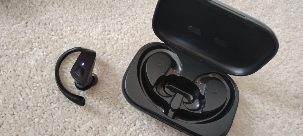 Wireless Earbuds with Charging Case - Black image indicator(4)