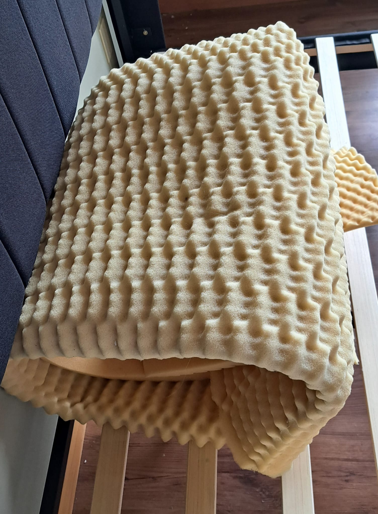 Mattress Egg Crate Foam Topper - photo 2