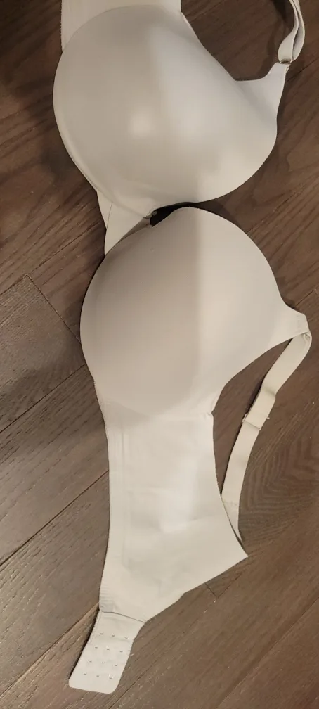 Juicy Couture & Auden Bras - Size 36D & 38DD image indicator(5)