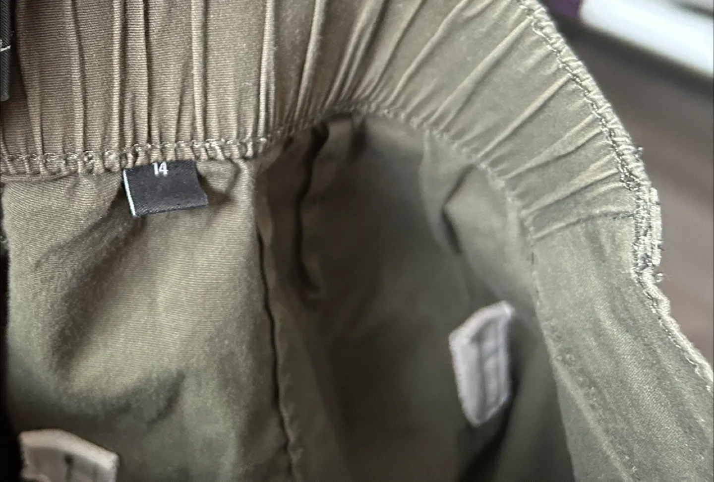 Reitmans Olive Green Cargo Pants - Size 14 image indicator(3)