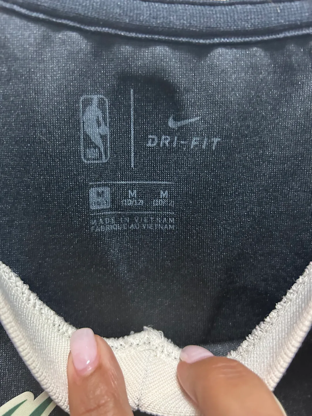 Nike NBA Milwaukee Bucks Jersey - Size M kids image indicator(4)