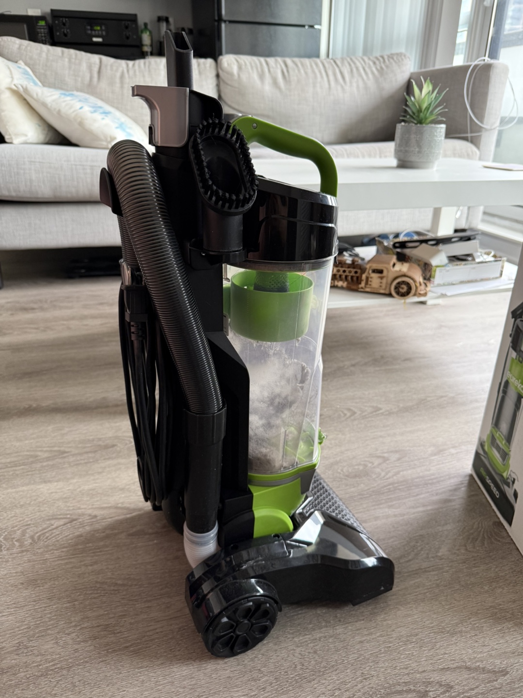 Eureka Airspeed Ultra-Lightweight Compact Bagless Vacuum - photo 2