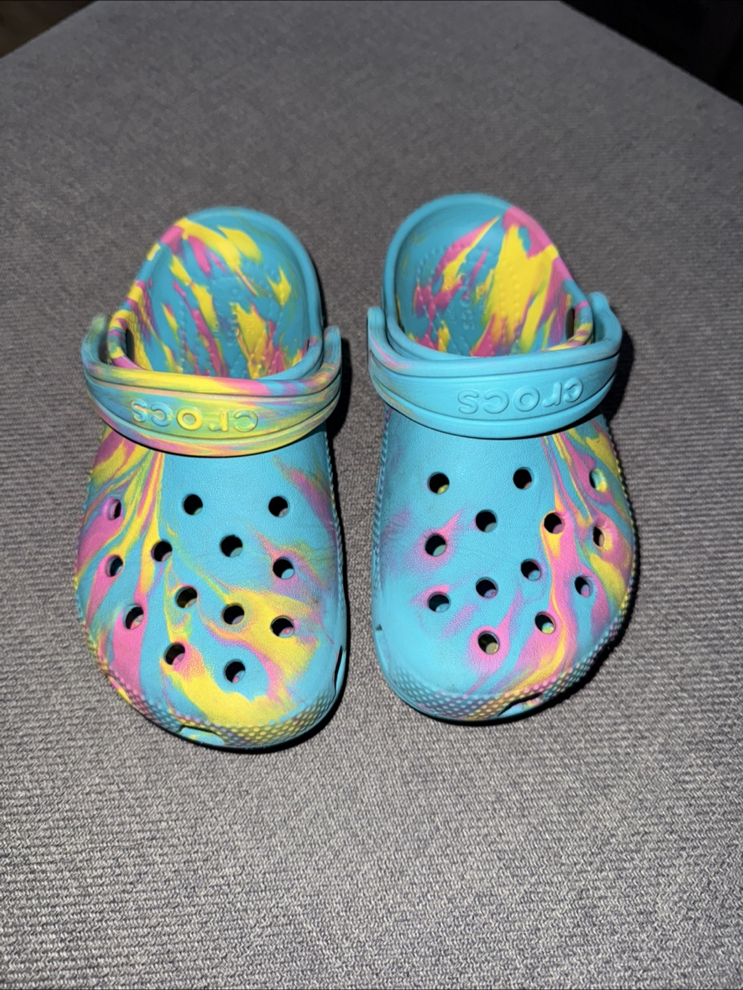 Crocs Kids Size 11 - photo 2