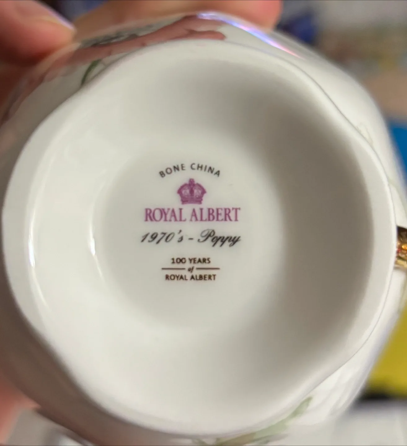 Royal Albert 1970's Poppy Teacup & Saucer image indicator(2)