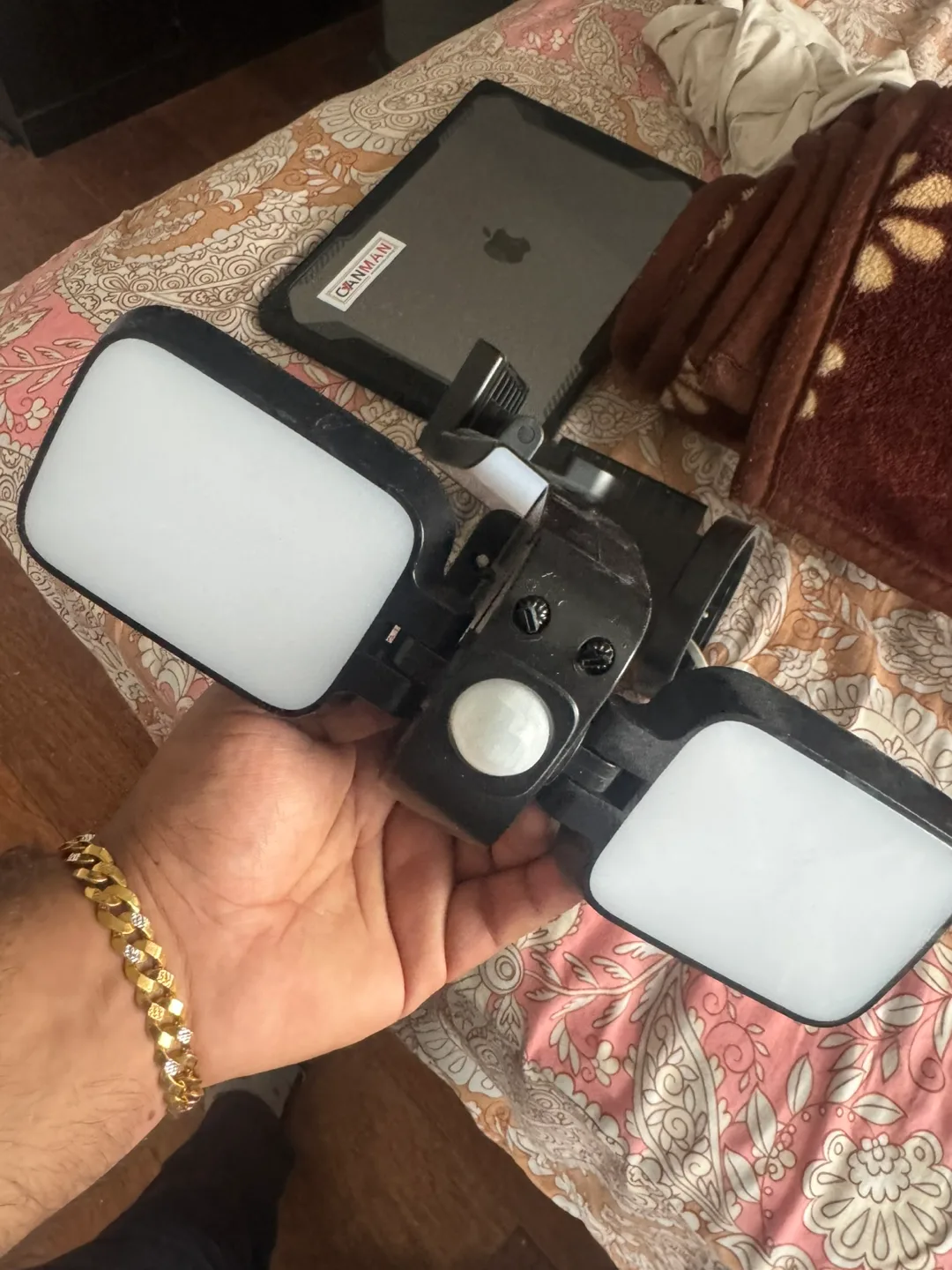 Outdoor Motion Sensor Security Light thumbnail