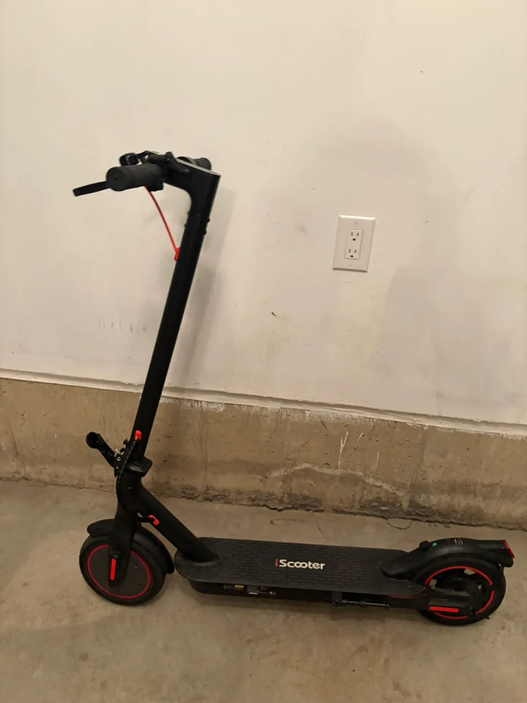 iScooter i8-III Electric Scooter - Black thumbnail