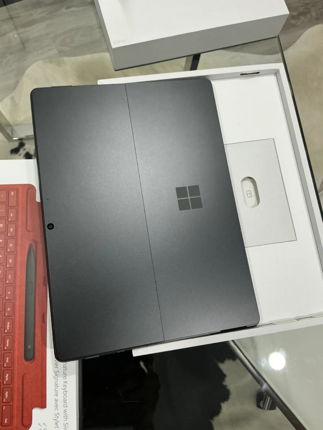 Microsoft Surface Pro 8 with Keyboard and slim pen 2 image indicator(3)