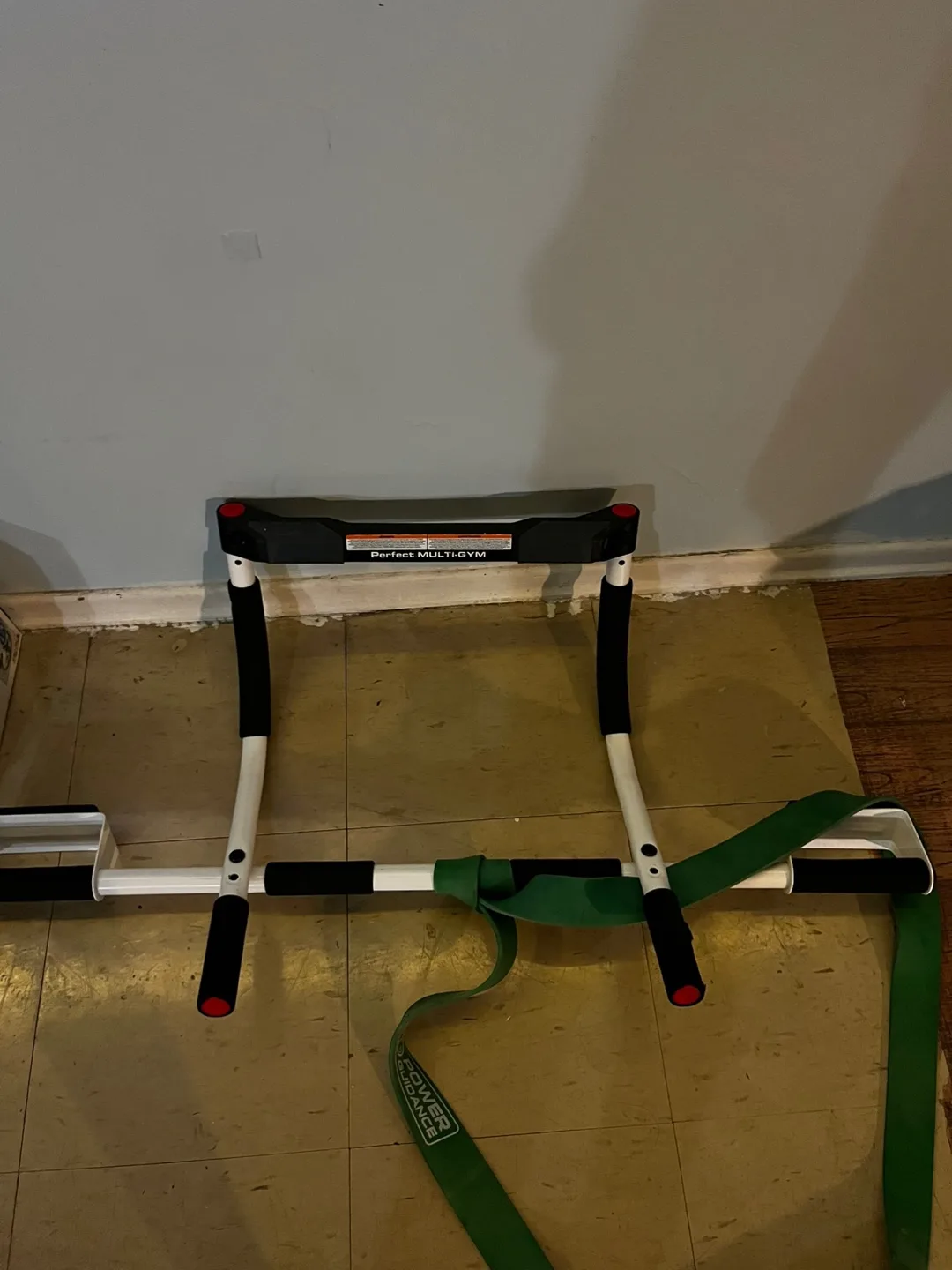 Pull-Up Bar with Resistance Band – No Door Damage thumbnail