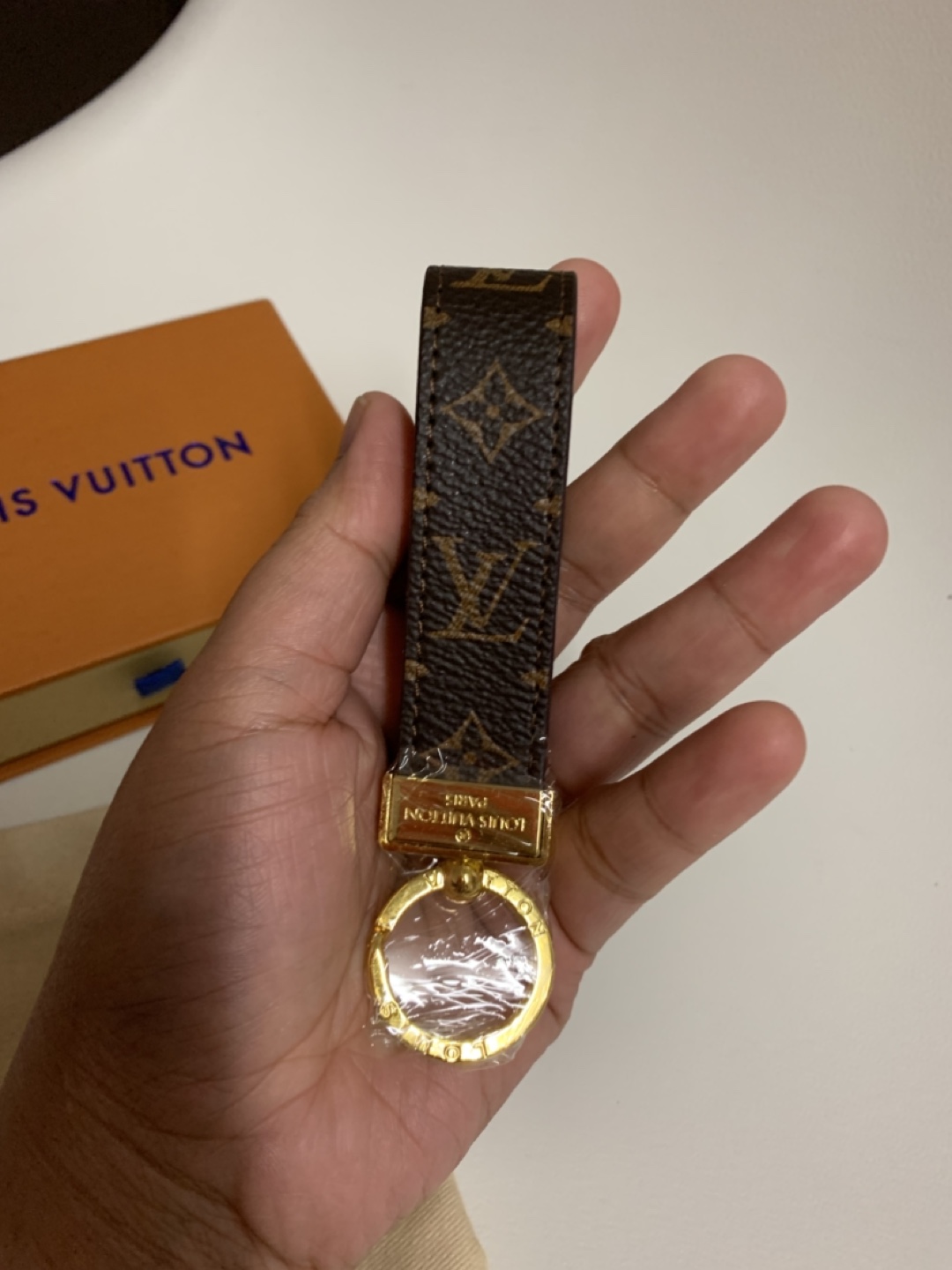 Louis Vuitton Key Holder - New - photo 3