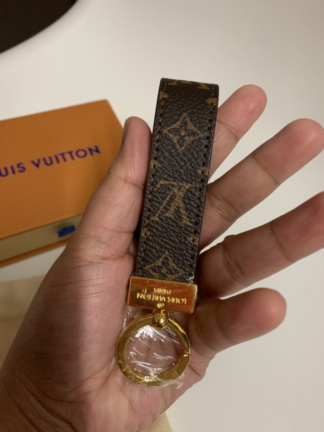 Louis Vuitton Key Holder - New - photo 2