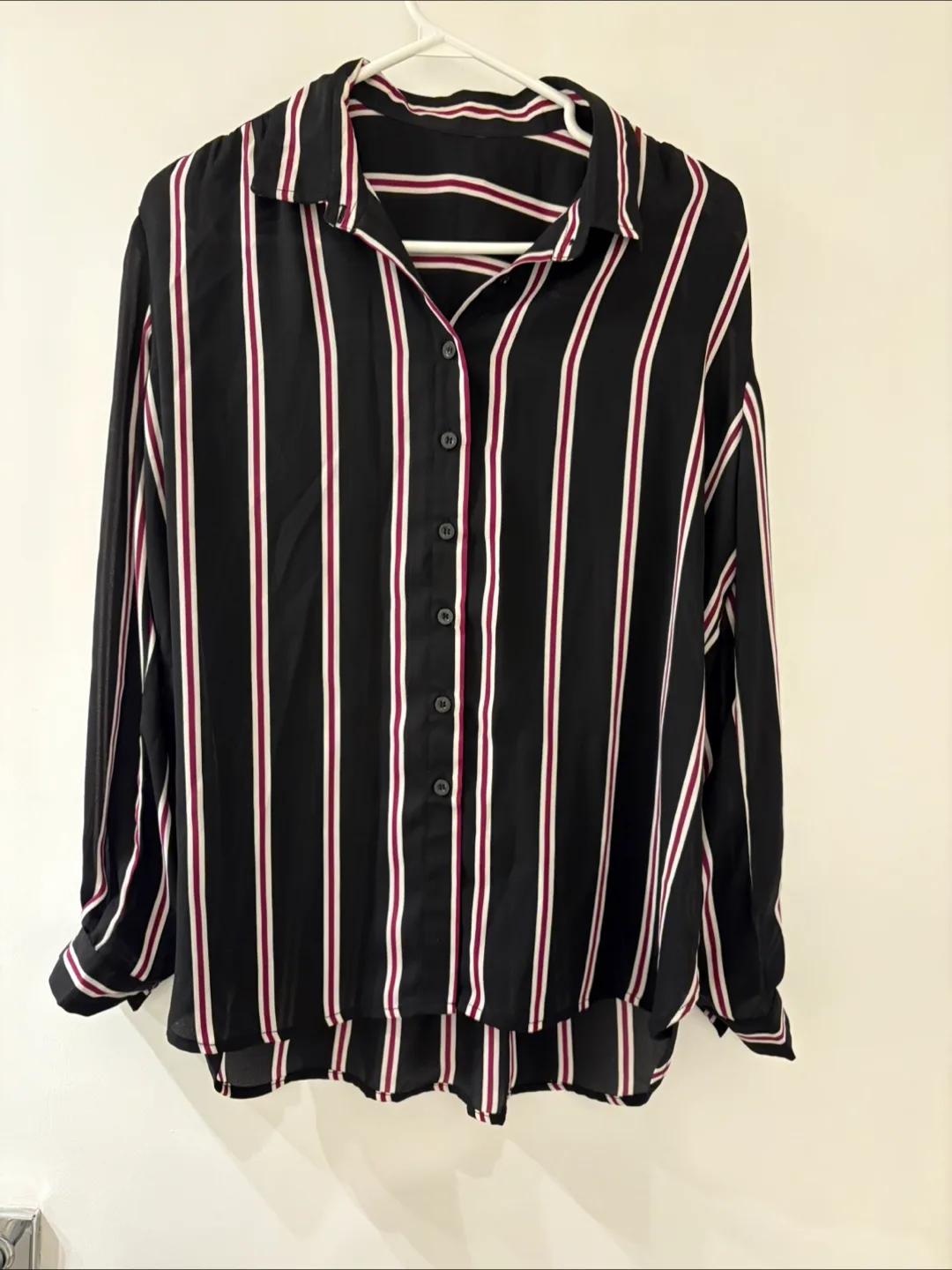 Women’s flowy top / blouse - size M thumbnail