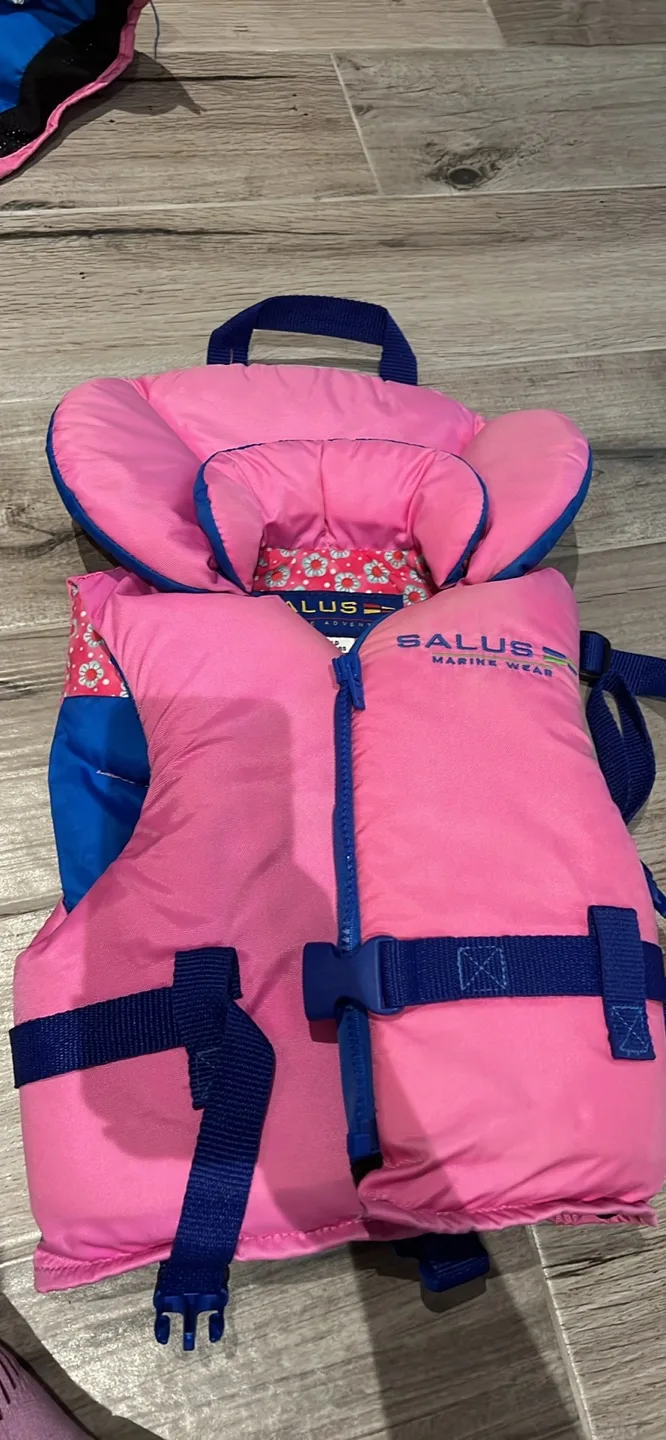 Salus Child Life Jacket (60 -90lbs) image indicator(2)