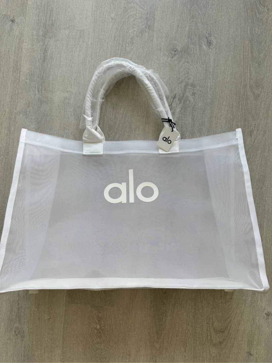 ALO Yoga Sheer Tote Bag - Black/White image indicator(4)