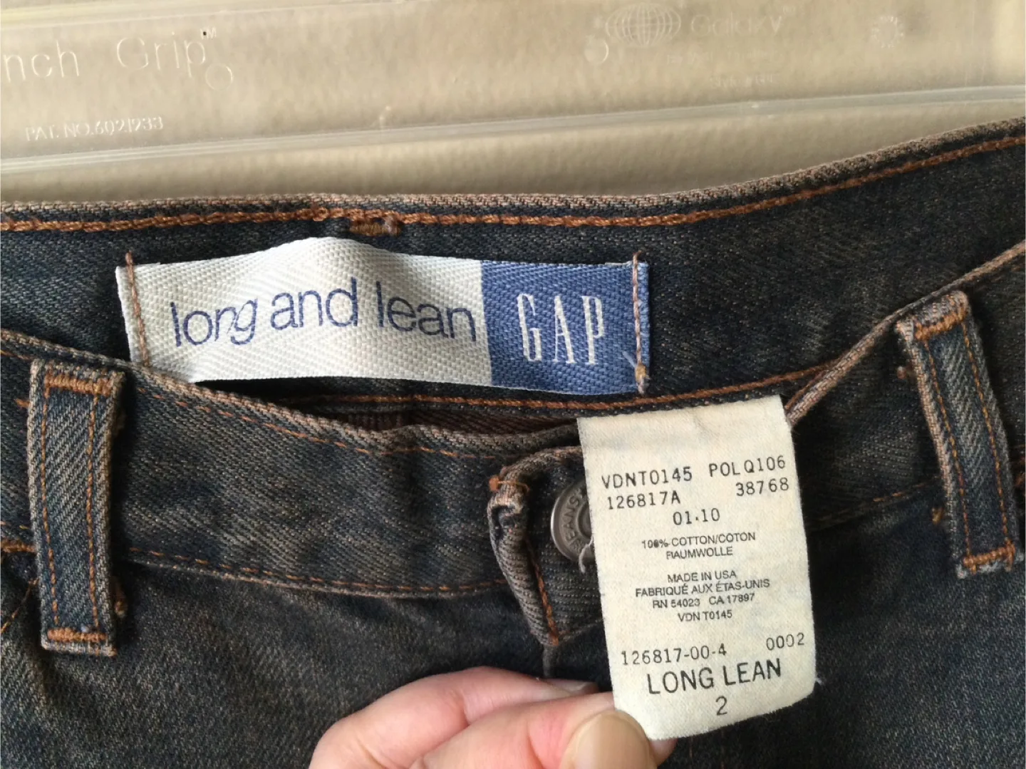 GAP Long and Lean Jeans - Size 2 image indicator(2)