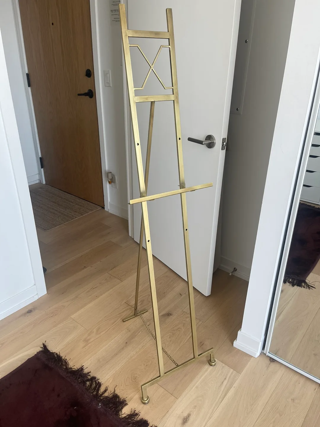 Gold Easel Stand thumbnail