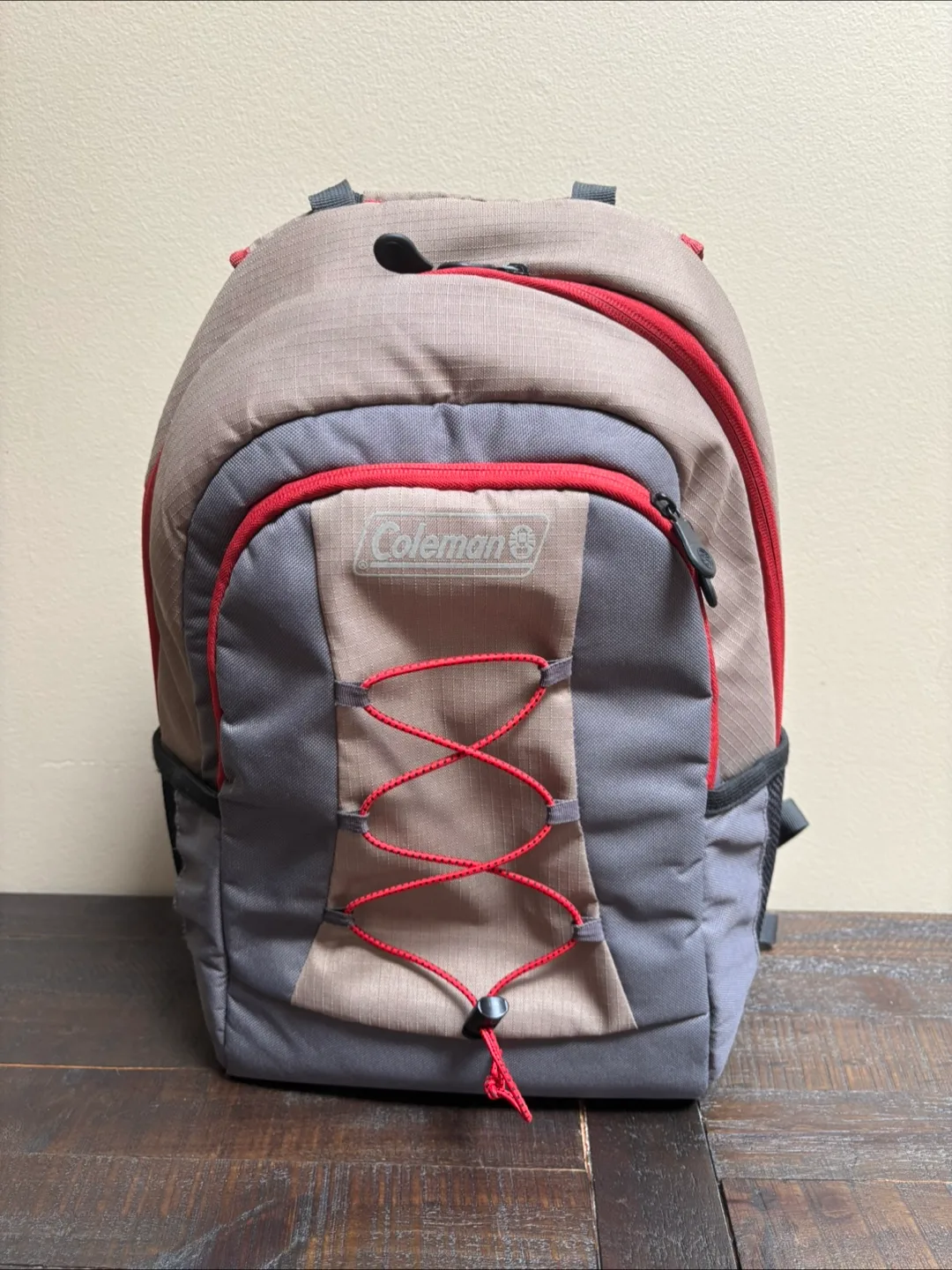🇨🇦Coleman Backpack - Beige & Red thumbnail