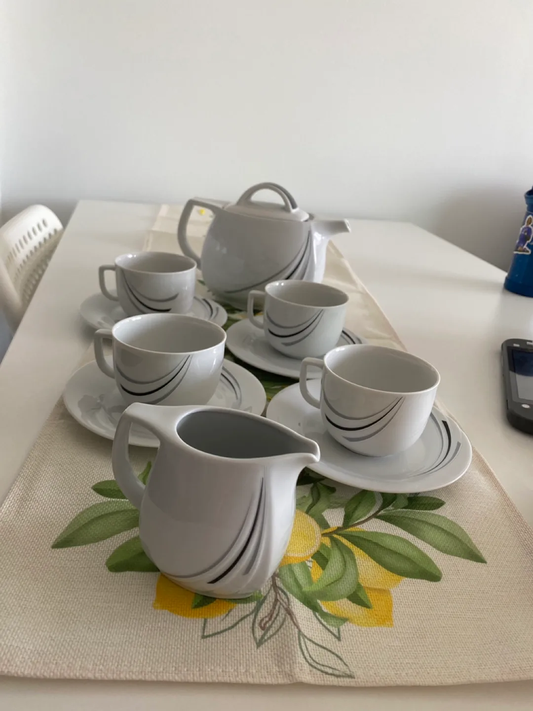 Tea Set - Teapot, Cups, Saucers, Creamer thumbnail