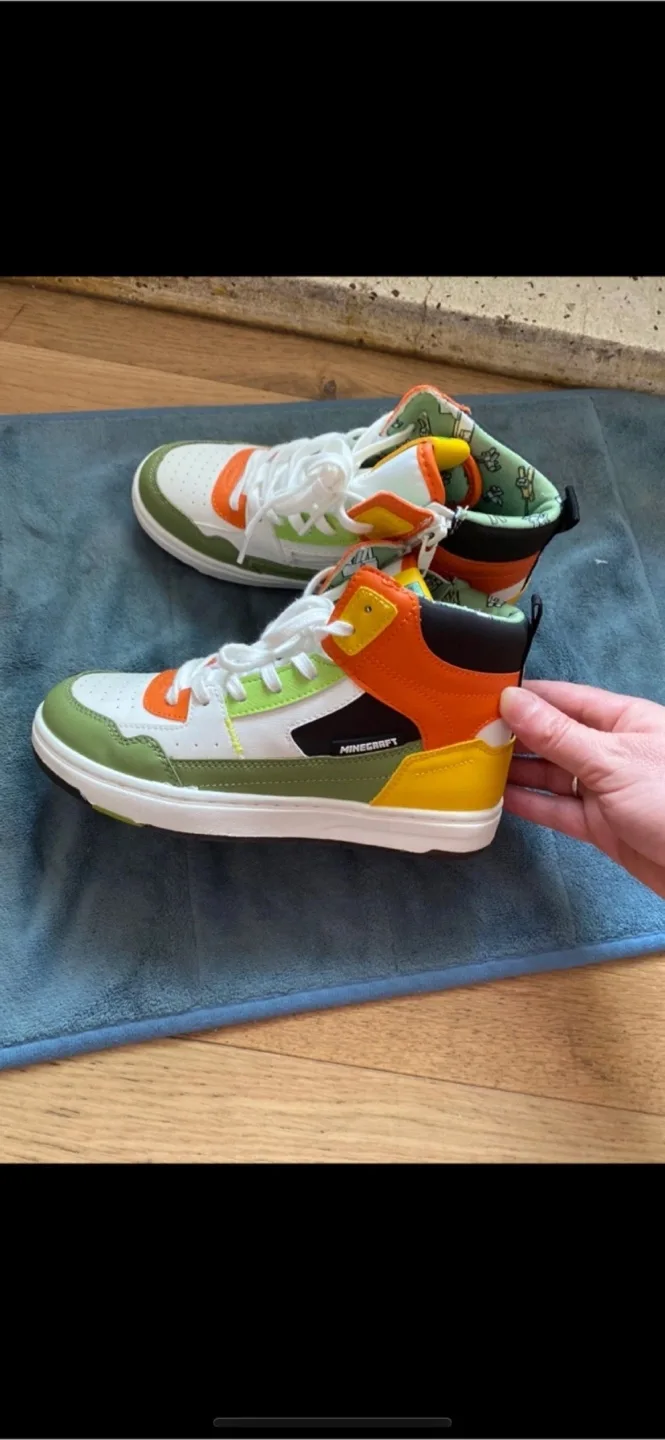 Minecraft High-Top Sneakers thumbnail