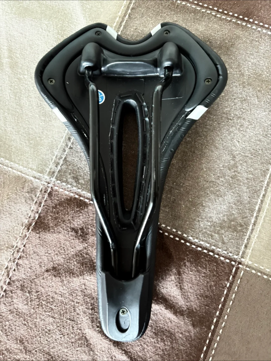 Gorix 9cotch Bike Seat - Black & White image indicator(3)