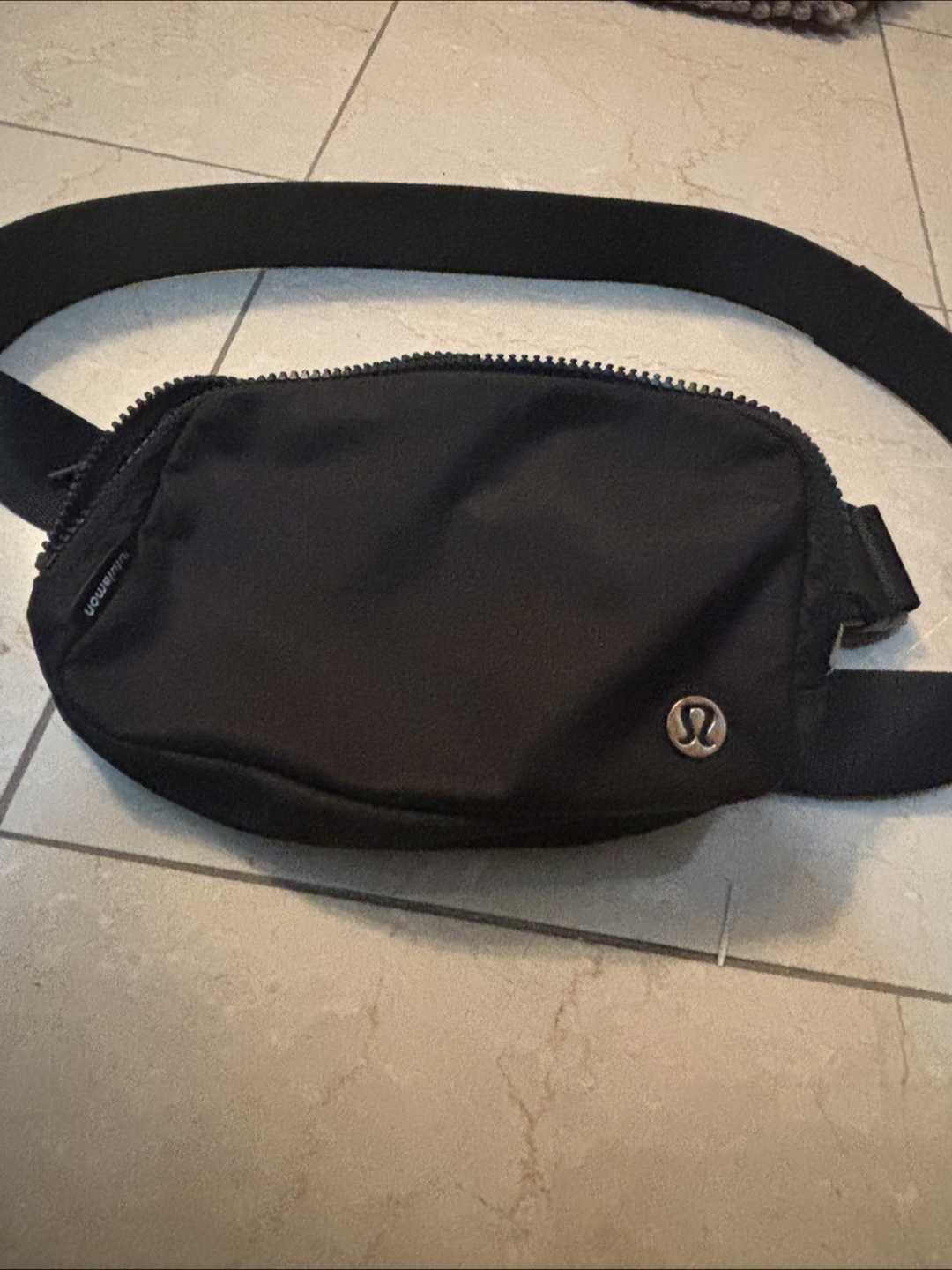 Lululemon Everywhere Belt Bag - Black