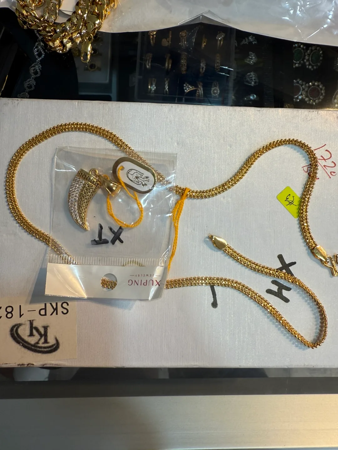 Gold Tone Jewelry Lot image indicator(3)