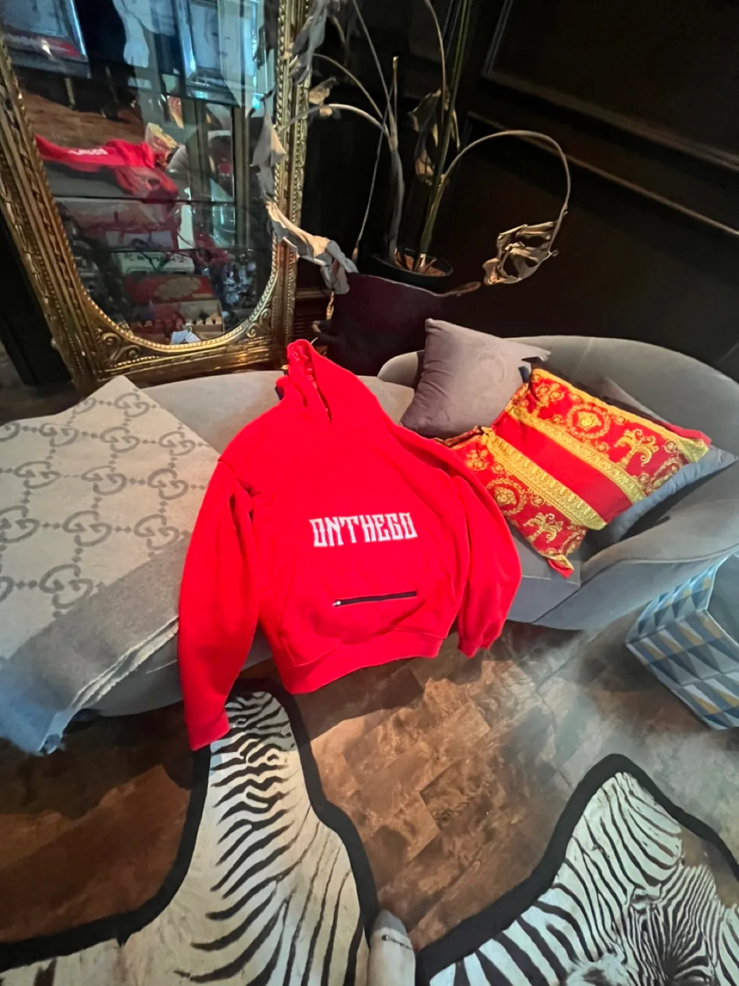 Onthego Red Hoodie Size XL thumbnail