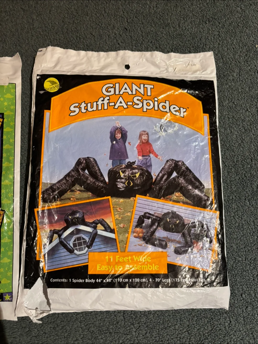 Vintage Halloween decorations alien and spider image indicator(3)