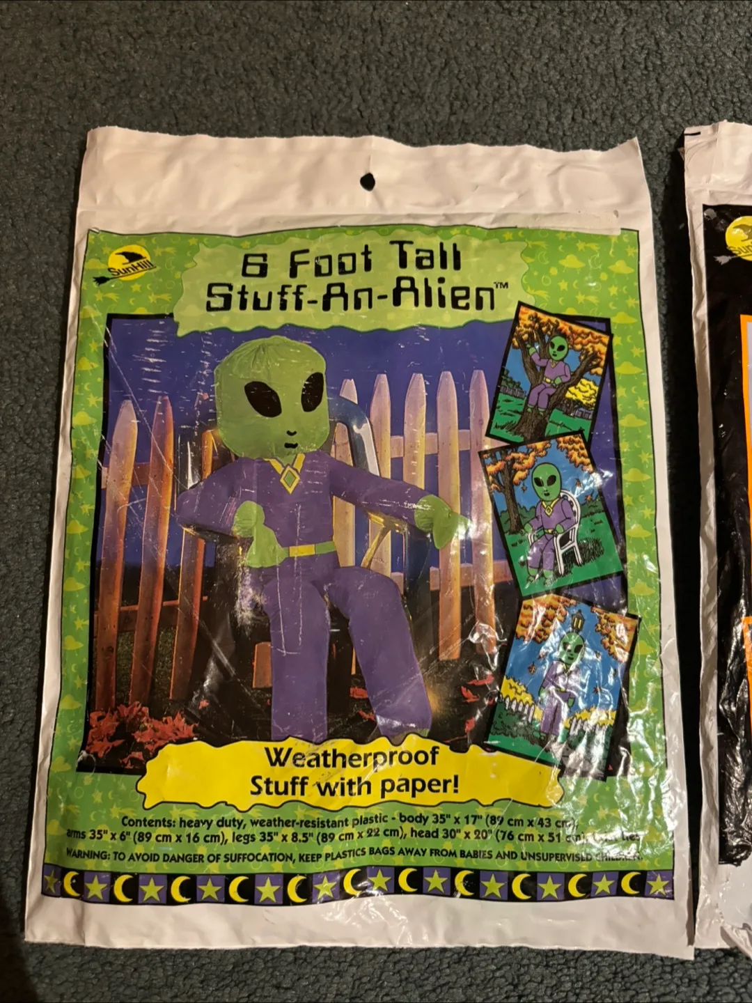 Vintage Halloween decorations alien and spider image indicator(2)