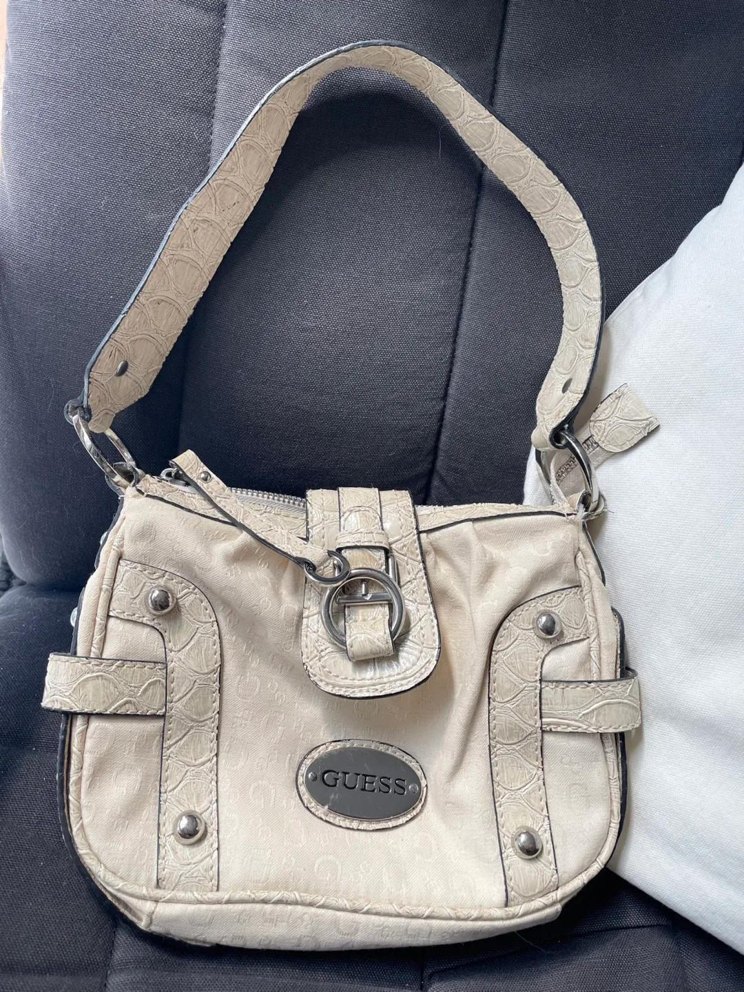 Vintage Guess Cream Shoulder Bag image indicator(2)