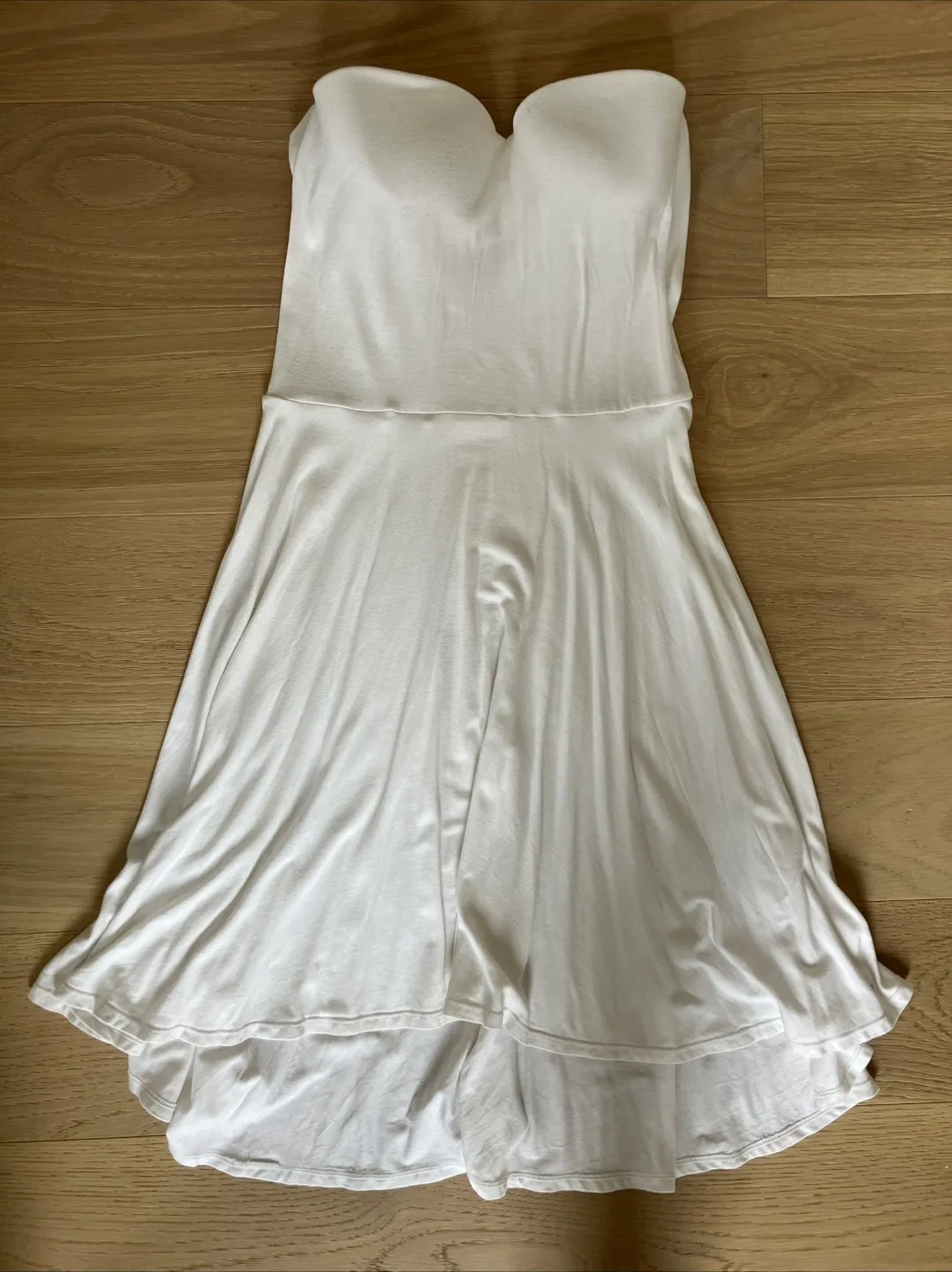 Victoria's Secret White Dress Size 32C thumbnail