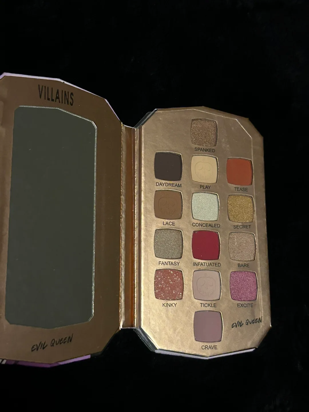 Disney Villains Evil Queen Eyeshadow Palette image indicator(2)