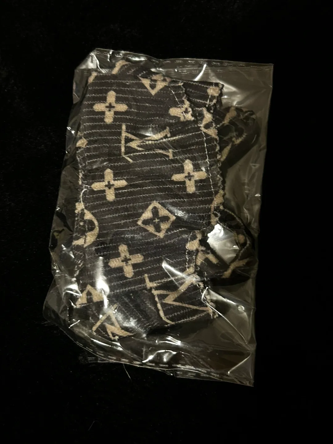 Designer Dog Bows - Chanel, Gucci, LV, Prada image indicator(2)