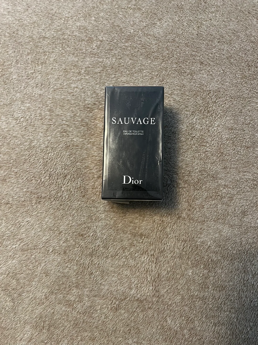 2 Dior Sauvages thumbnail