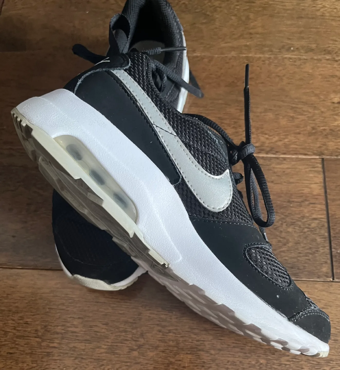 Nike Air Sneakers - Black and White size 7 image indicator(2)